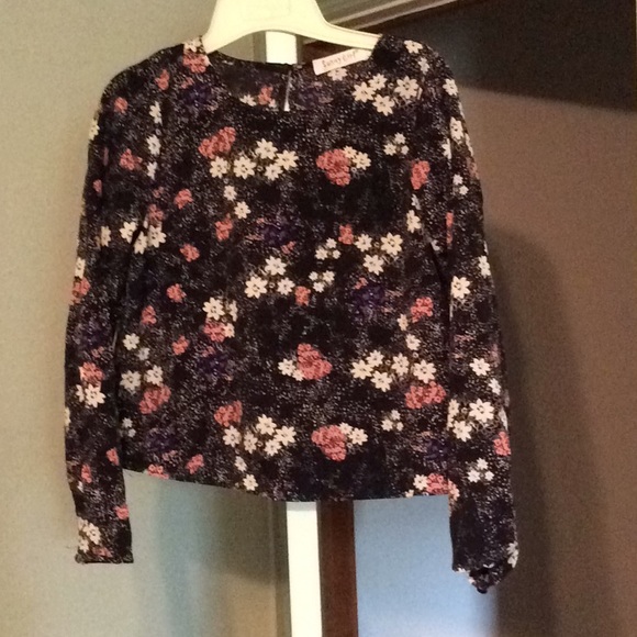 Floral top - Picture 1 of 1